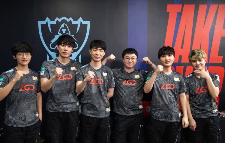 效力于布伦 效力于布伦