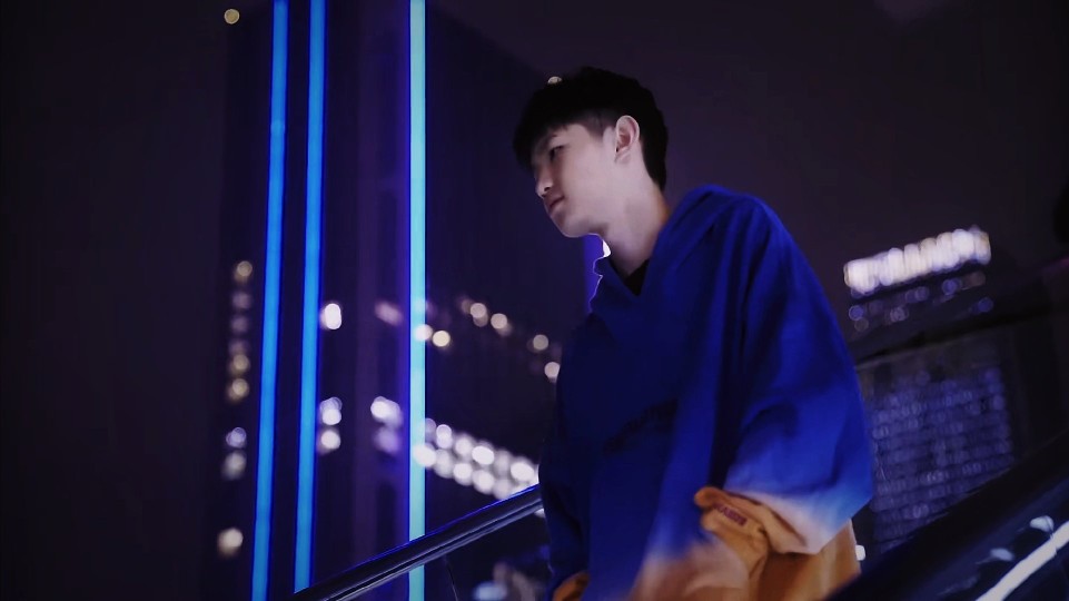 赛与大学联 赛与大学联