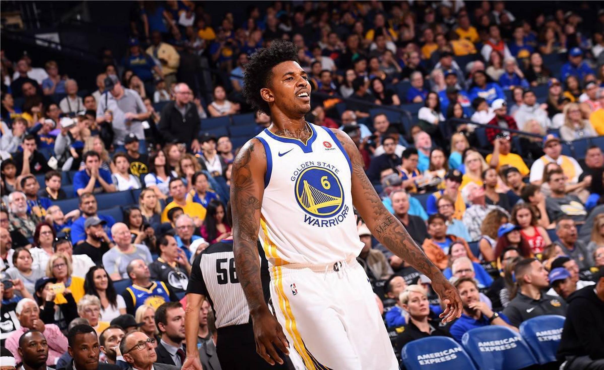 与双持球并 与双持球并